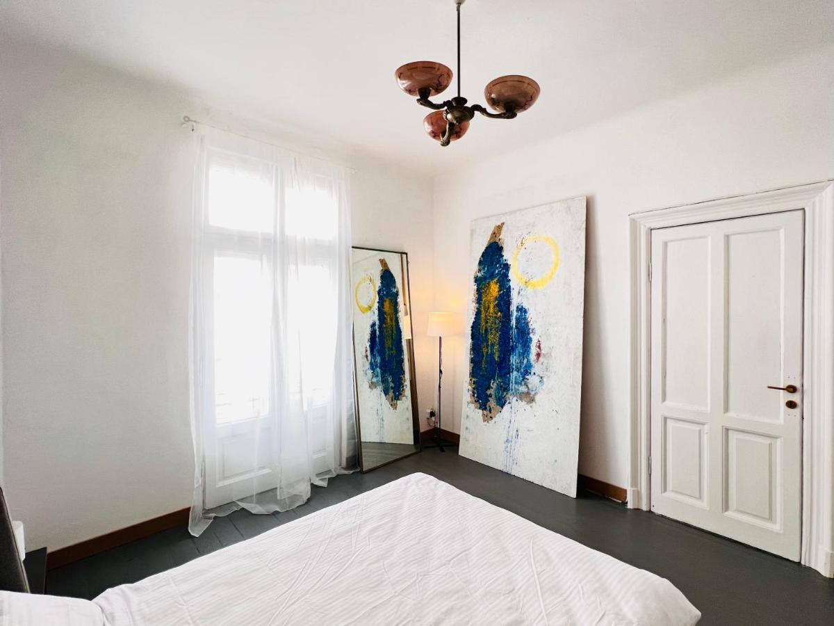 Sada Art Gallery Apartment Bukarest Kültér fotó