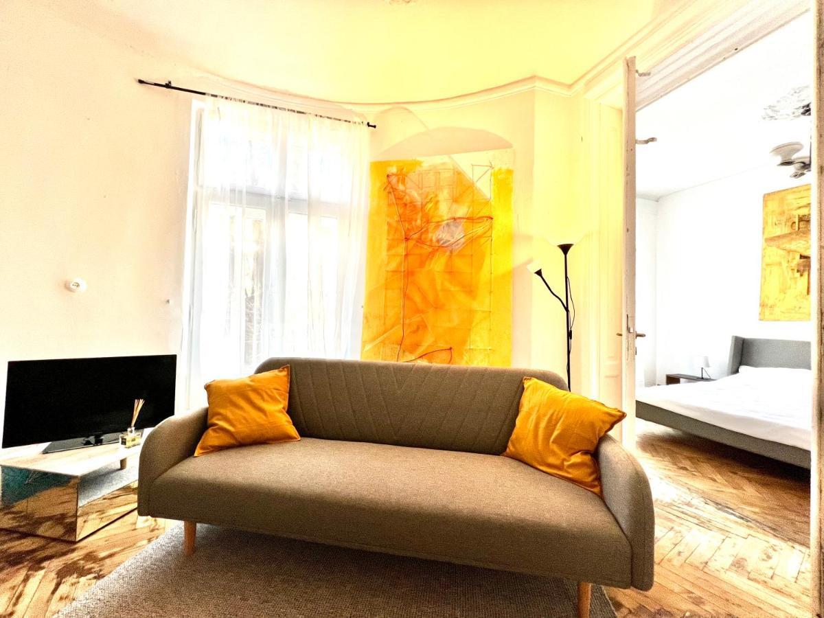 Sada Art Gallery Apartment Bukarest Kültér fotó
